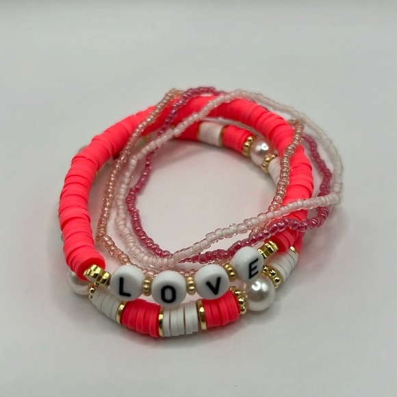 5PC Pink Love Letter Faux Pearl Bracelet Stack - Picture 1 of 4